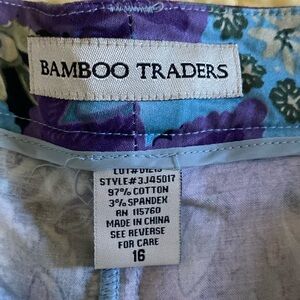 Multi colored gold skort size 16. Bamboo traders